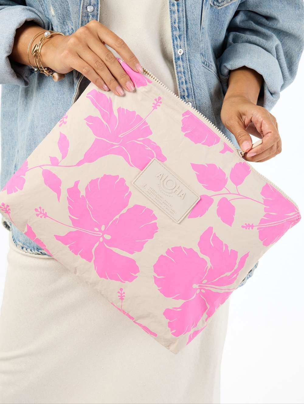 ALOHA Collection Max Pouch in Salina - Fruit Punch on Sandstone (NWOT)